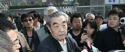 弟弟早走！69歲老戲骨「數十年如一日照顧弟媳」　「一人盡兩人孝」照顧年邁雙親不敢老去