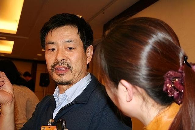 弟弟早走！69歲老戲骨「數十年如一日照顧弟媳」　「一人盡兩人孝」照顧年邁雙親不敢老去