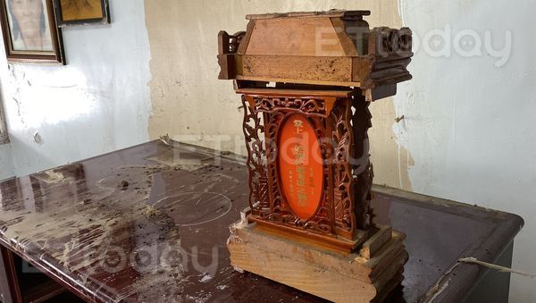 母女強震大難不死！回家驚見「神祖牌出現神秘數字」直接折斷　才知「是祖先幫忙擋煞」救了她們