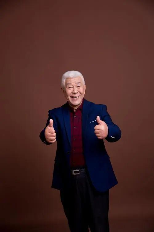 3子女集體啃老！77歲男星偕妻「搬進養老院」不受家庭束縛　「重新開始退休」每天過得笑呵呵