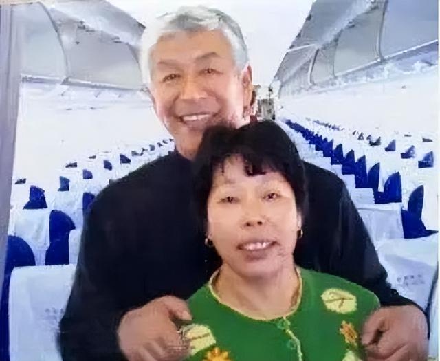 3子女集體啃老！77歲男星偕妻「搬進養老院」不受家庭束縛　「重新開始退休」每天過得笑呵呵