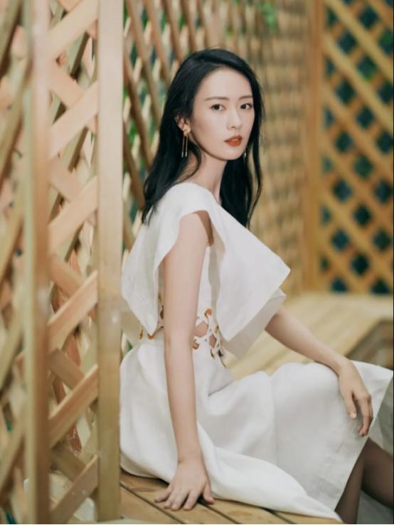 嫁大17歲CEO！「小章子怡」演活全能媽媽翻紅視后　「被老公捧在掌心疼」餘生有他遮風擋雨