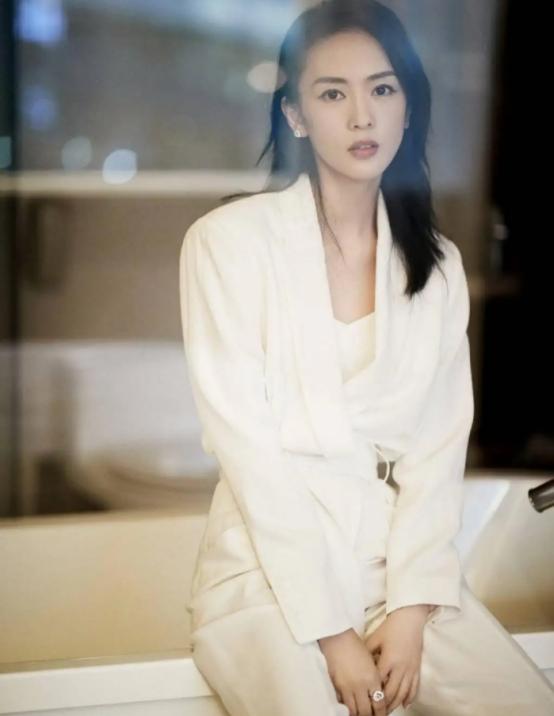 嫁大17歲CEO！「小章子怡」演活全能媽媽翻紅視后　「被老公捧在掌心疼」餘生有他遮風擋雨