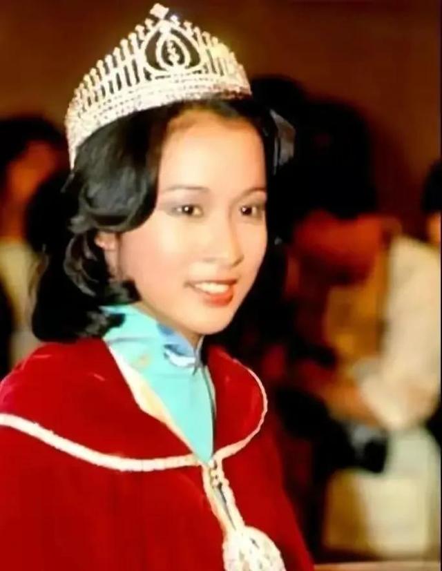 兩婚皆嫁豪門！「最美港姐」嫁摯友14年被寵成像公主　「3兒近況大不同」曝為母煩惱