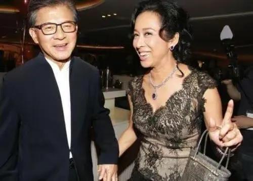 兩婚皆嫁豪門！「最美港姐」嫁摯友14年被寵成像公主　「3兒近況大不同」曝為母煩惱