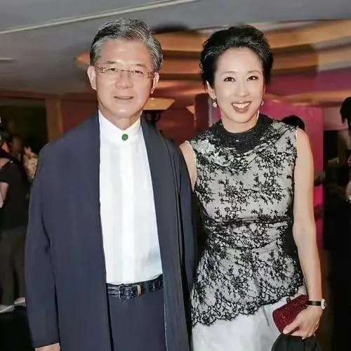 兩婚皆嫁豪門！「最美港姐」嫁摯友14年被寵成像公主　「3兒近況大不同」曝為母煩惱