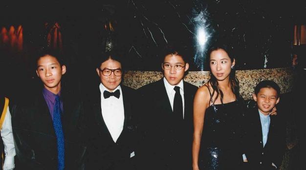 兩婚皆嫁豪門！「最美港姐」嫁摯友14年被寵成像公主　「3兒近況大不同」曝為母煩惱