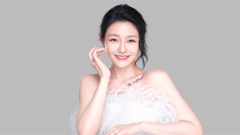 新婚半年！大S首復工「整個人大回春」凍齡不輸當年　「代言價碼超驚人」網敲碗：期待復出