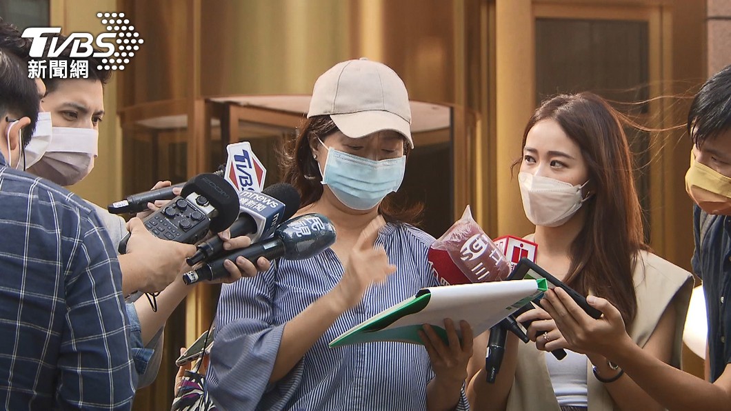 登報敬告郭台銘！美妝董事長控「鴻海欠2000萬債」下最後通牒　揚言「靠我們大賺2兆」：一定付出代價