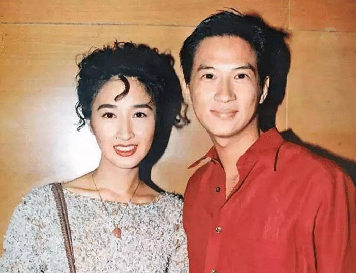 相戀3年被嘲配不上！他自卑落跑到南非8個月　女友默默「顧他病重姐姐」不惜退圈把他捧成影帝