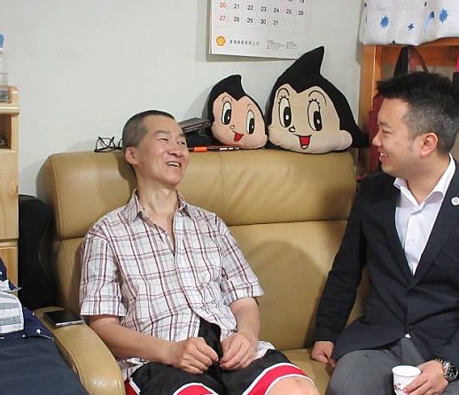 天無絕人之路！66歲綠葉王「確診漸凍人」病情變嚴重　「演藝圈大咖伸援手」誓言不向命運低頭
