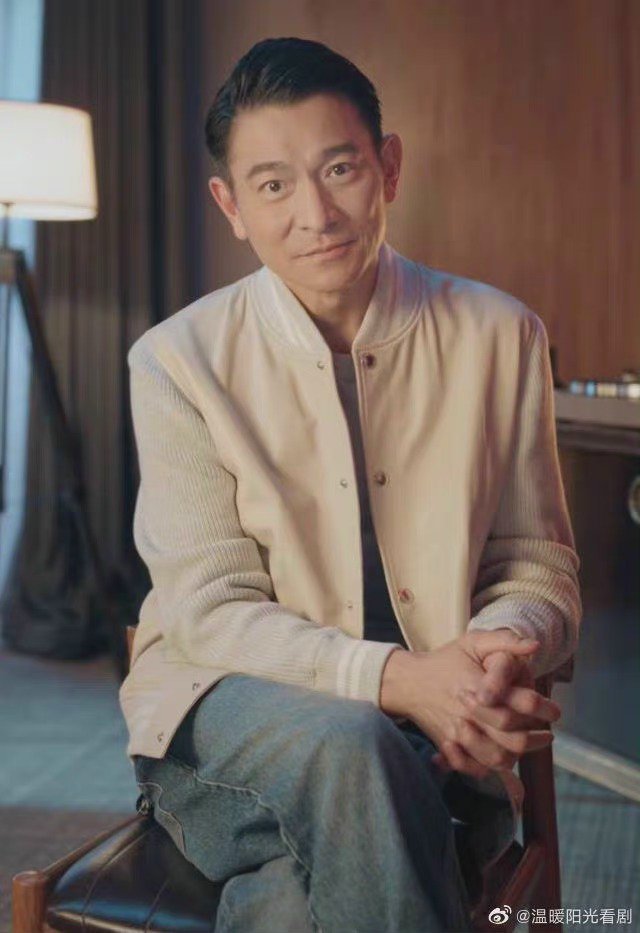 劉德華被偷拍！保鑣第一時間沒有衝上前「作法被讚爆」　「天王離開前舉動」全網敬佩：不愧是天王