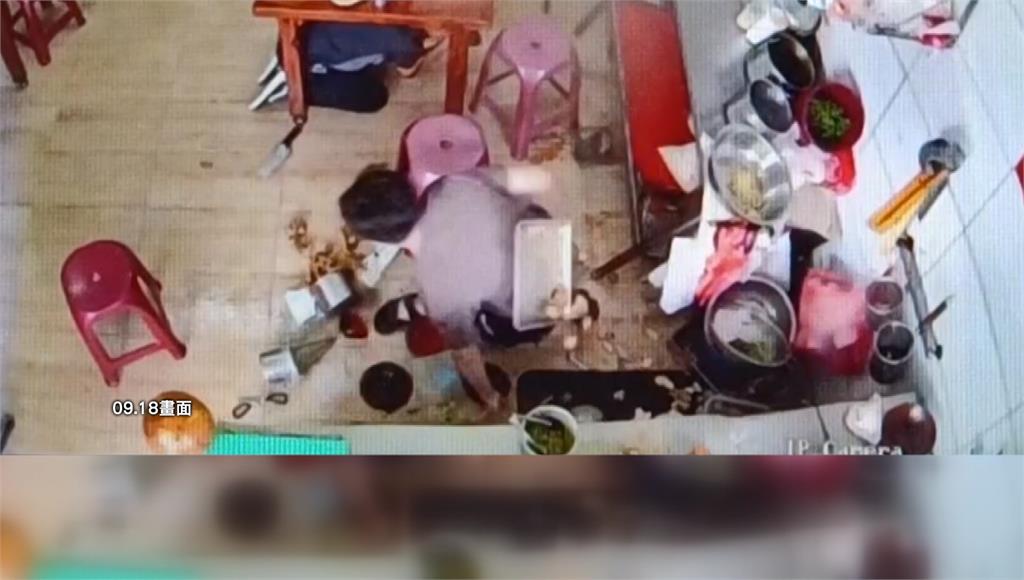 震後送暖！救難隊結束任務「餓昏沒地方吃飯」　受災麵店老闆娘「喊全都過來」煮90碗免錢