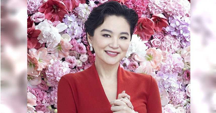 久違公開亮相！67歲林青霞「無預警現蹤大學」辦講座　「真實狀態超驚人」笑喊：不甘只做豪門太太