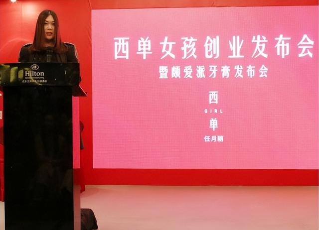 爸斷腿、媽智力不足！20歲女孩「跑到地下街演唱」天籟歌聲爆紅　「一夕成名」14年後現狀全網讚爆