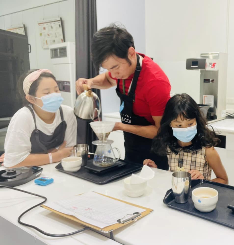小五女考58分！男星反其道「奔綠島兩天一夜」　曝創新教育觀「不讓知識停在書本」全網讚翻