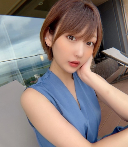 傳懷孕退出演藝圈！清純女星無預警「宣布下海陪酒」　坦言「想為人生賭一把」：歡迎買我