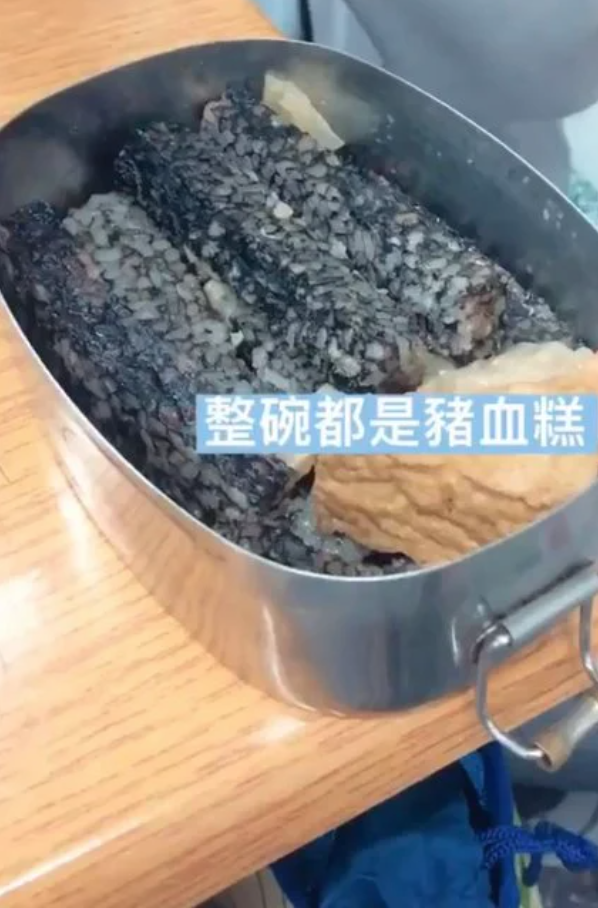 便當只有豬血糕！女學生「窮到帶剩飯回家吃」　長大後卻得知「爸爸是信義區包租公」：被騙了一輩子