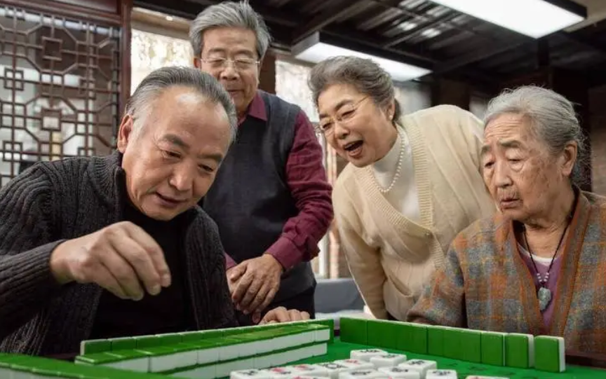 78歲老人「回顧退休生活」坦言：請過2次看護去過養老院　才明白「晚年最好的歸宿」在哪裡