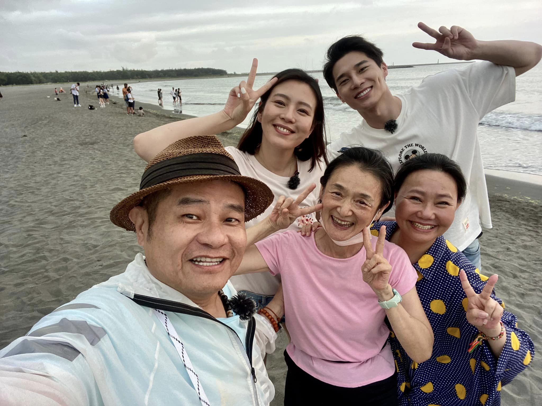 一頭熱做愛心！譚艾珍「把70隻流浪動物救回家」搞到傾家蕩產　「老公臨終前交代」她頓時驚醒：要適可而止