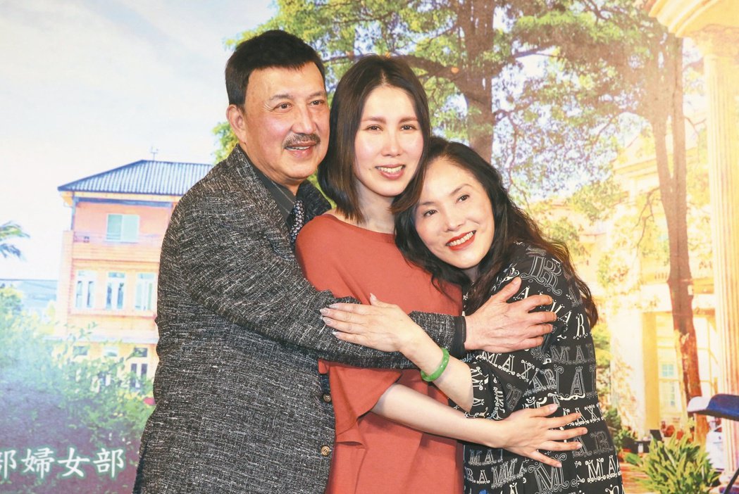 坦言很難放下！痛失余苑綺1個月「余祥銓洩爸爸近況」　「父子互動曝光」網欣慰：余天終於笑了