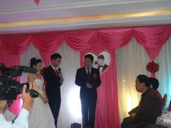剛出生母親意外去世！繼母「獨自撫養我長大」結婚那天她沒出現　「手機螢幕一亮」我淚流滿面