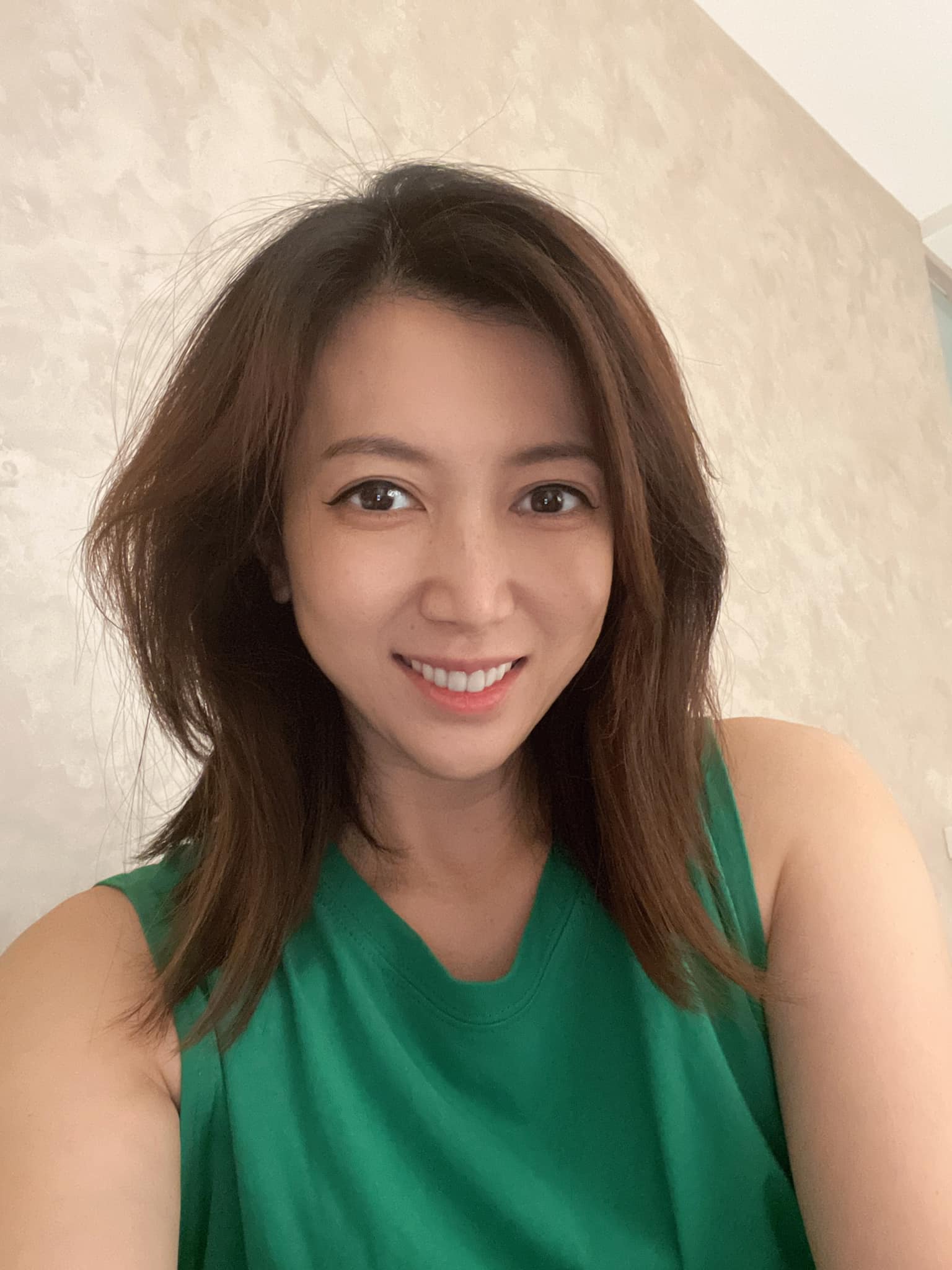 家庭爆發衝突！49歲八點檔女星驚吐「遭媽媽拿菜刀砍傷」獨自就醫　「忍痛縫完21針」肌腱差點不保