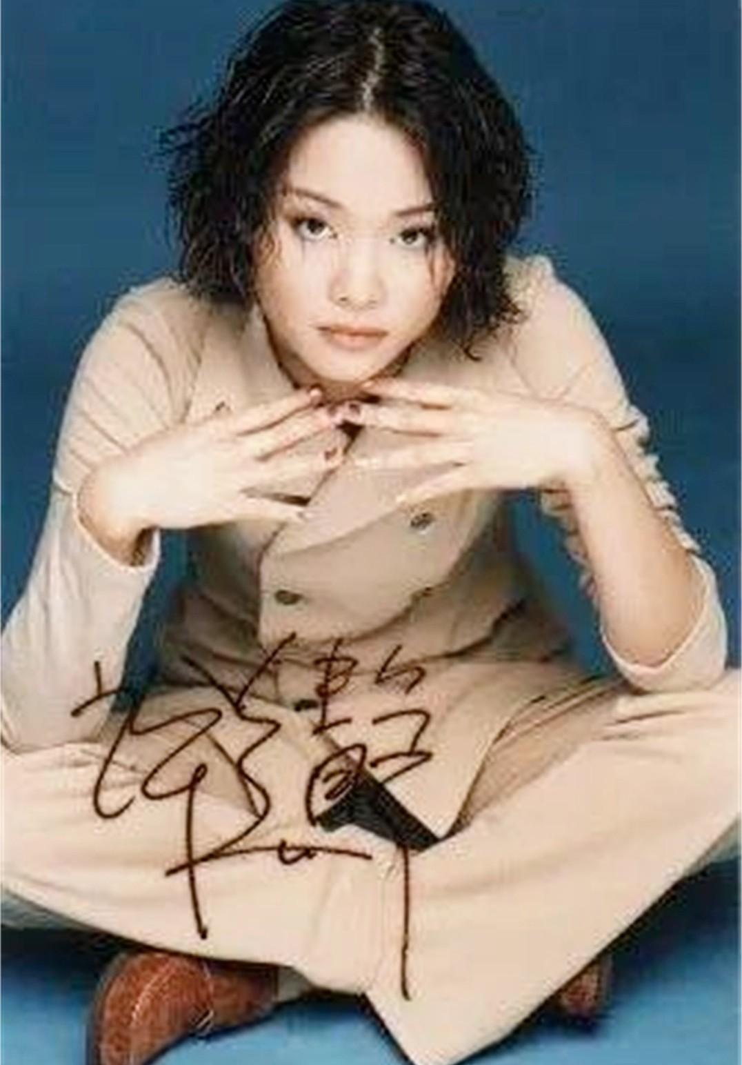 51歲天后變瘋女「被送進精神病院」！為愛癡狂淪落街頭　被家人奪走財產：將一手好牌打爛