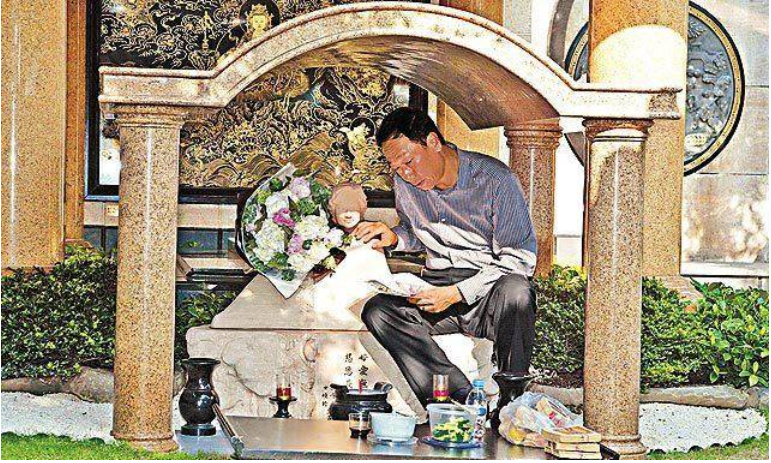 「打敗林志玲劉嘉玲」嫁百億豪門！為年近70的「首富老公」生三胎   婆婆繼子接納她：這個女人不簡單