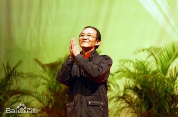 52歲演活《濟公》！資深男星與佛結緣「晚年剃度出家」　88歲近況曝「臉凹、四肢消瘦」