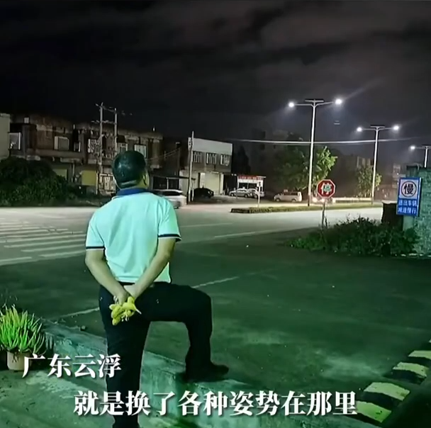 女兒搭車返鄉！爸爸站巷口「緊盯馬路等人」到天黑也不回家　手上還緊握「給女兒的心意」網全淚崩