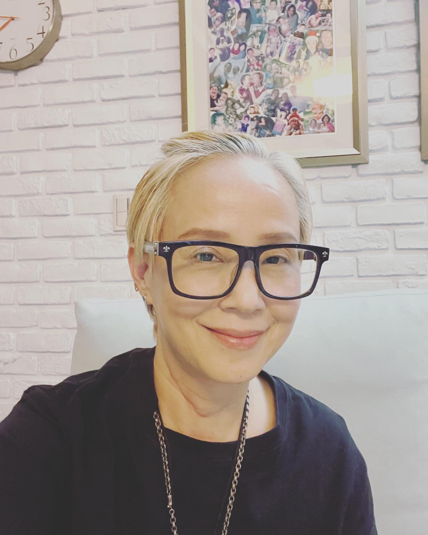 哭紅雙眼！李明依「隻身無助痛哭」淚曝15年來無力感　親揭原因「和家人有關」網湧入心疼