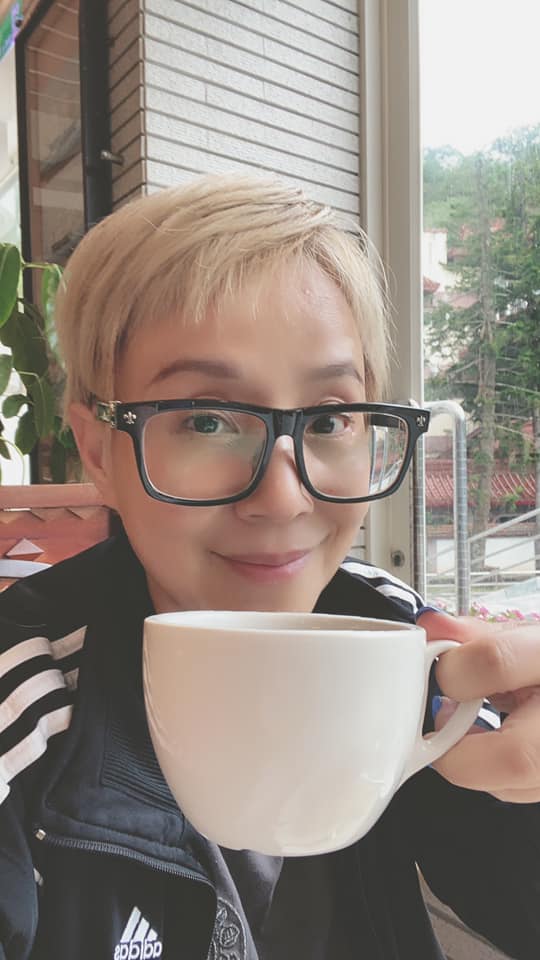 哭紅雙眼！李明依「隻身無助痛哭」淚曝15年來無力感　親揭原因「和家人有關」網湧入心疼
