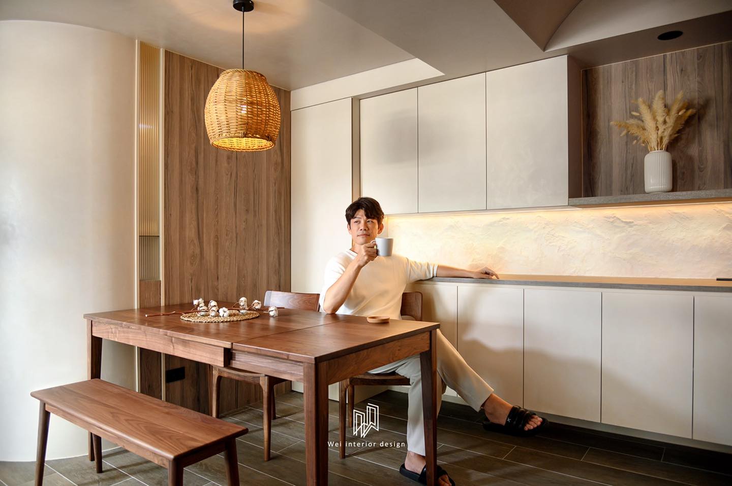 租屋15年！八點檔男星砸2千萬「買台北蛋黃區」開箱新婚房　「窗邊藏亮點」十足儀式感燦笑：我們的家