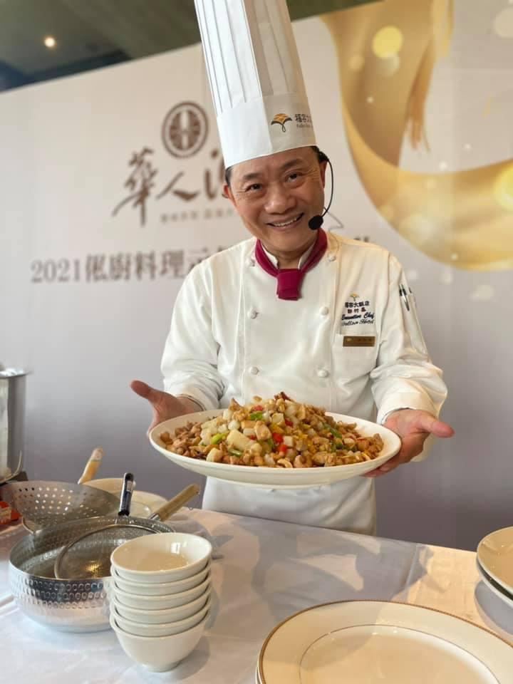 消失於螢光幕前！阿基師爆「騎車上班出車禍」　走過摩鐵風波「恪守崗位不退休」