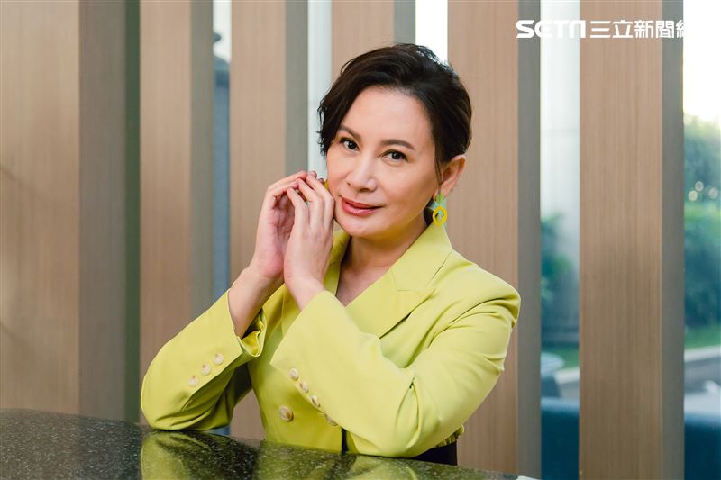 向恩師道歉！陳亞蘭「兩度淚灑攝影棚」為歌仔戲已家財散盡　「暫住楊麗花家」感慨：怕無能為力傳承下去