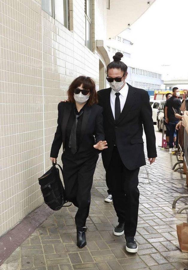 生一個就可分「3百億家產」！她跟丈夫結婚22年　卻一直「選擇頂客」堅持活出自我