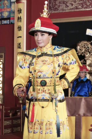 把養老金花光！陳亞蘭患僵直性脊椎炎「忍背痛上工不敢休」　打拼半輩子「只拍1部戲就花光」現住恩師家