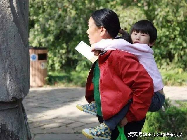 丈夫去世後！女兒「接我回家養老」　飯桌上女婿「說的一番話」讓我老淚縱橫：上輩子修來的福分