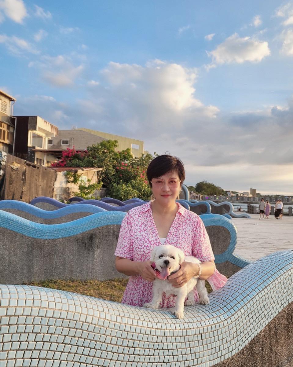 愛犬恐殘廢！崔佩儀二話不說「秒砸12萬救治」　霸氣喊「錢再賺就有」早已是女兒