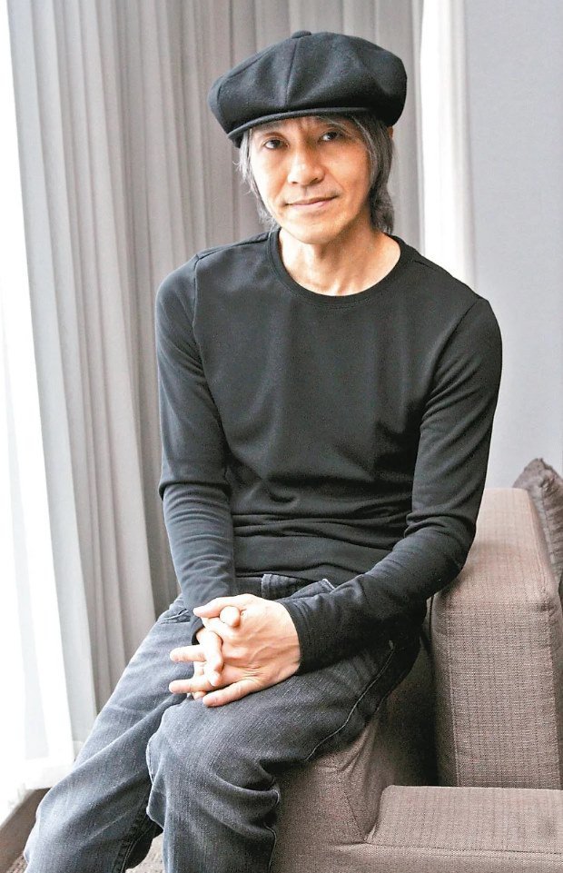 捕獲野生大咖男星！「暴瘦滿頭白髮」60歲模樣流出網嘆：背影好孤獨　多年老友親曝他「健康狀況」