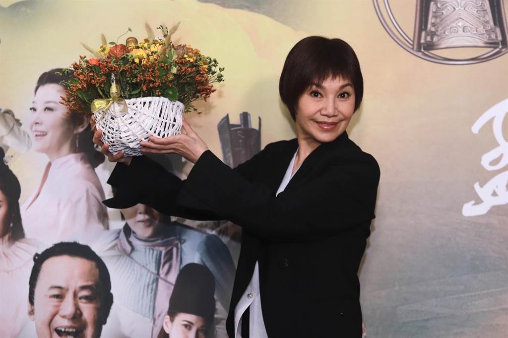 喪母暴瘦9公斤！唐美雲努力振作「在媽媽靈堂前報喜」　「仍欠千萬債務也甘願」終讓歌仔戲被看見