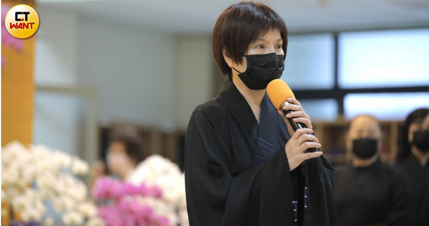 喪母暴瘦9公斤！唐美雲努力振作「在媽媽靈堂前報喜」　「仍欠千萬債務也甘願」終讓歌仔戲被看見