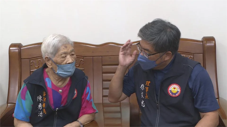 嘉義版陳樹菊！85歲退休師「低調行善40年」捐畢生積蓄　不裝冷氣省吃儉用「掏2700萬蓋14座橋」