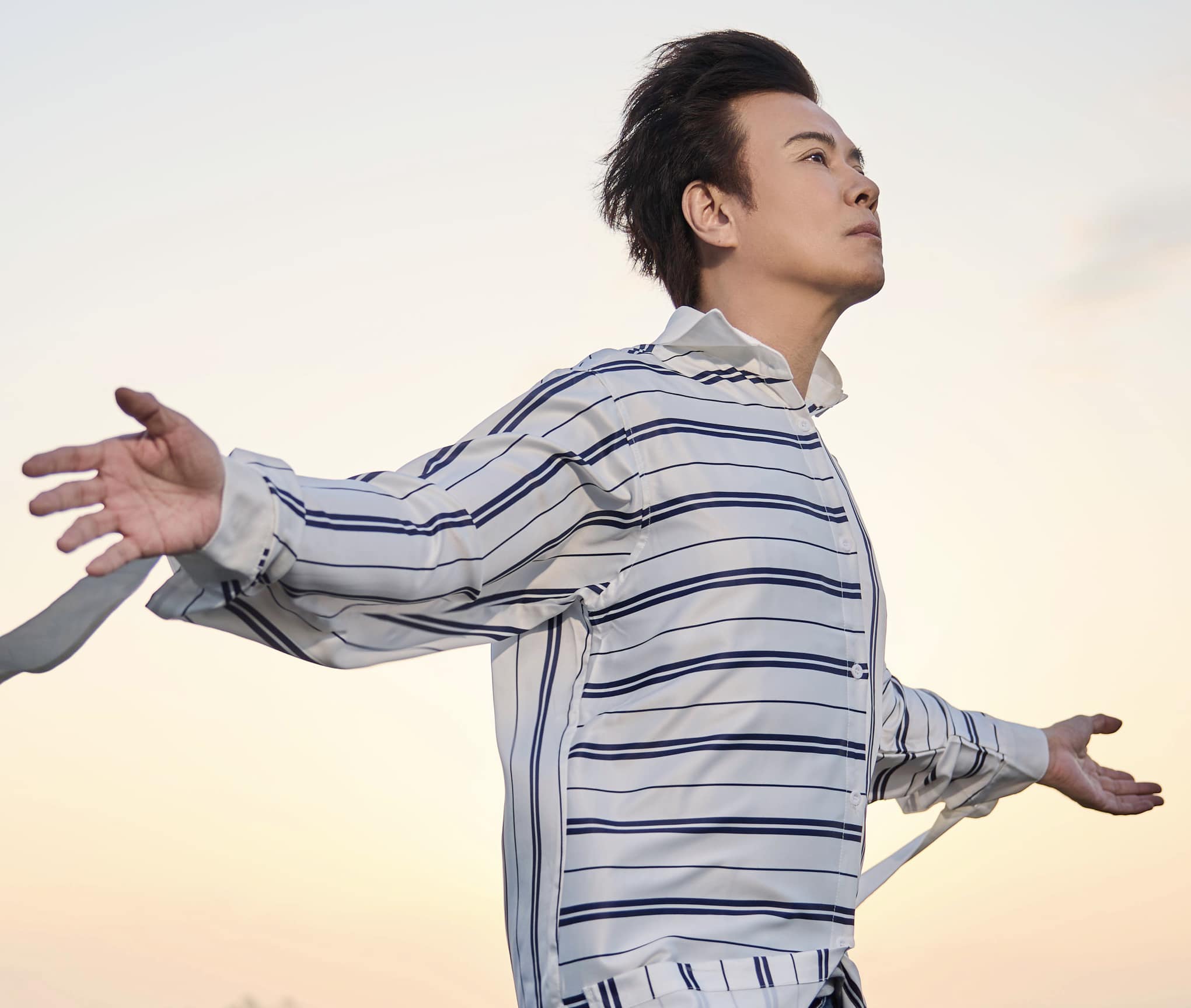 爆秘婚生子！龍千玉弟弟「54歲認了已當爸」曝老婆身份　首公開喜訊笑「我只是個平凡的父親」