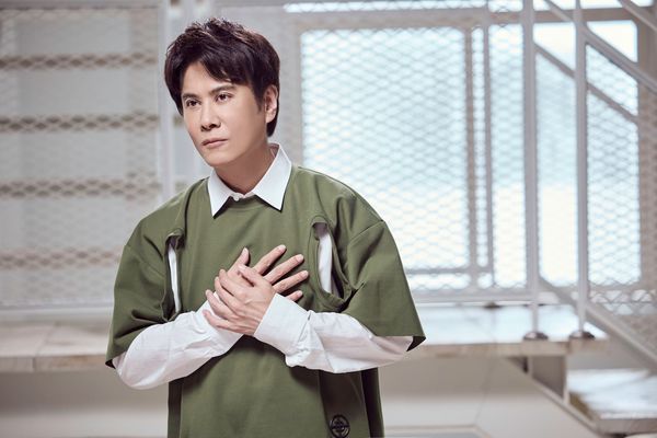 爆秘婚生子！龍千玉弟弟「54歲認了已當爸」曝老婆身份　首公開喜訊笑「我只是個平凡的父親」