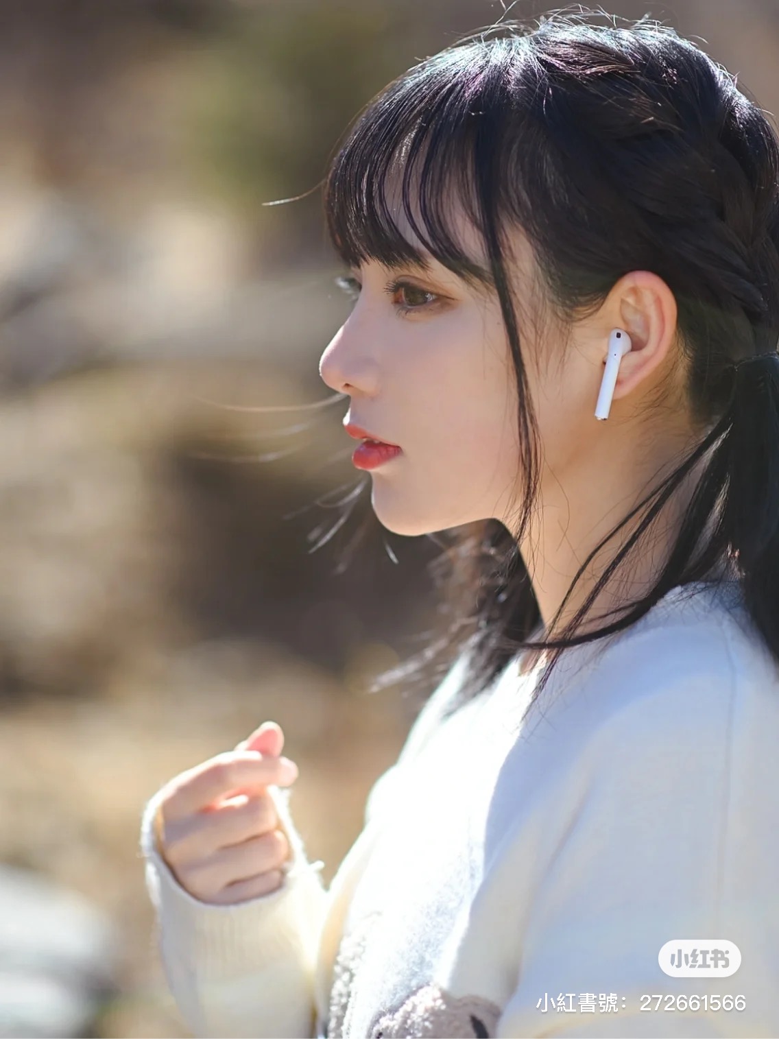 從動畫走出來!迪士尼樂園遇見「戴口罩的貝兒公主」仙氣爆發 變身「紅髮小美人魚」根本天使本尊❤️