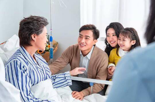 兒子家待不下去！她搬女兒家住8年「留下88萬銀行卡」不告而別　「女婿得知真相」崩潰痛哭：絕不拋棄您