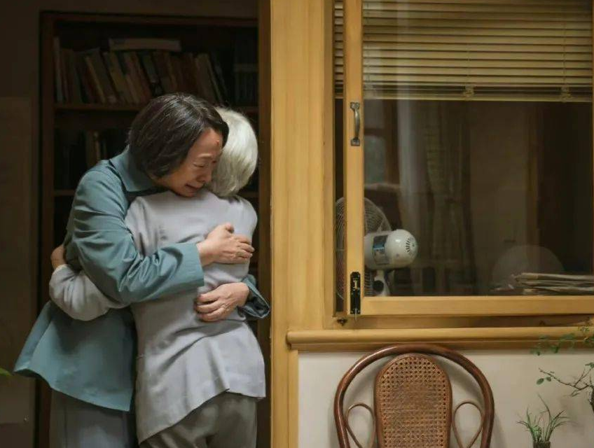 兒子家待不下去！她搬女兒家住8年「留下88萬銀行卡」不告而別　「女婿得知真相」崩潰痛哭：絕不拋棄您