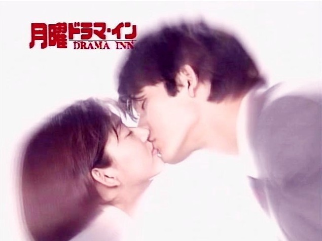 曾經的國民美少女！大咖女星「當年傻妹形象」爆紅　為愛淡出演藝圈「48歲凍齡美貌」太驚艷